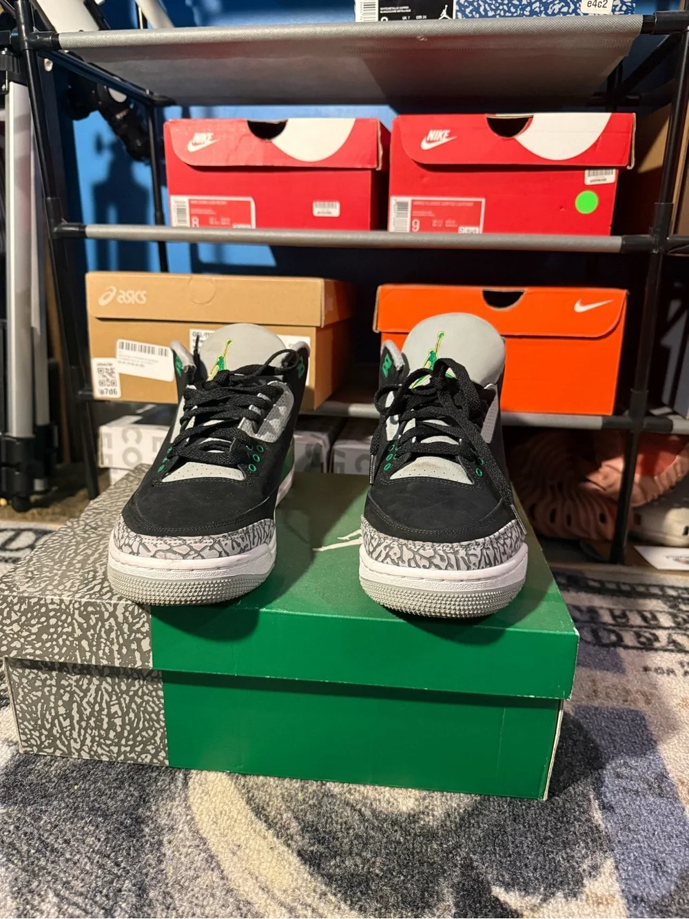 Jordan Men’s Black and Green Retro Elephant-Print Sneakers